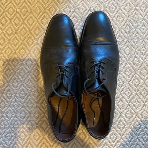 Allen Edmonds 9.5 black Lexington, great condition